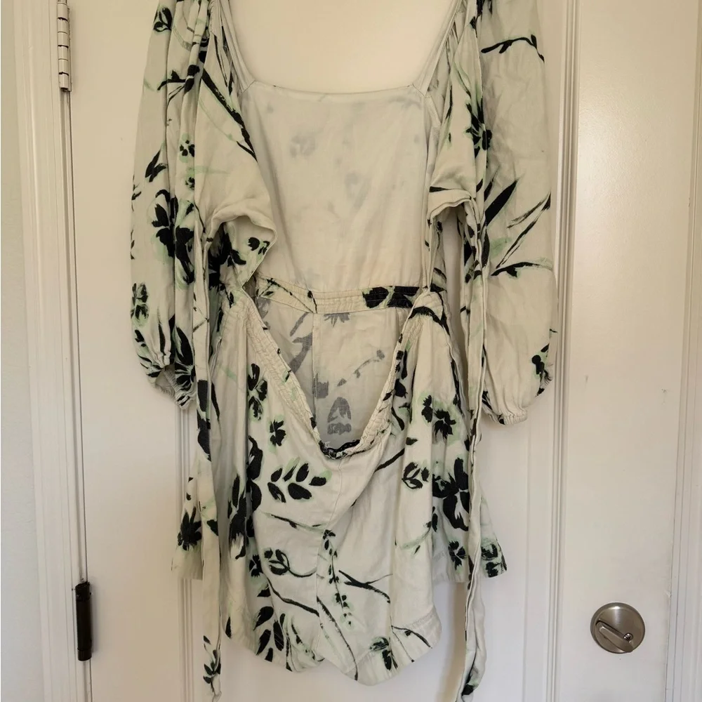 Tanya Taylor
ADD TO HEARTS
Stevie Romper - Picture 5 of 12